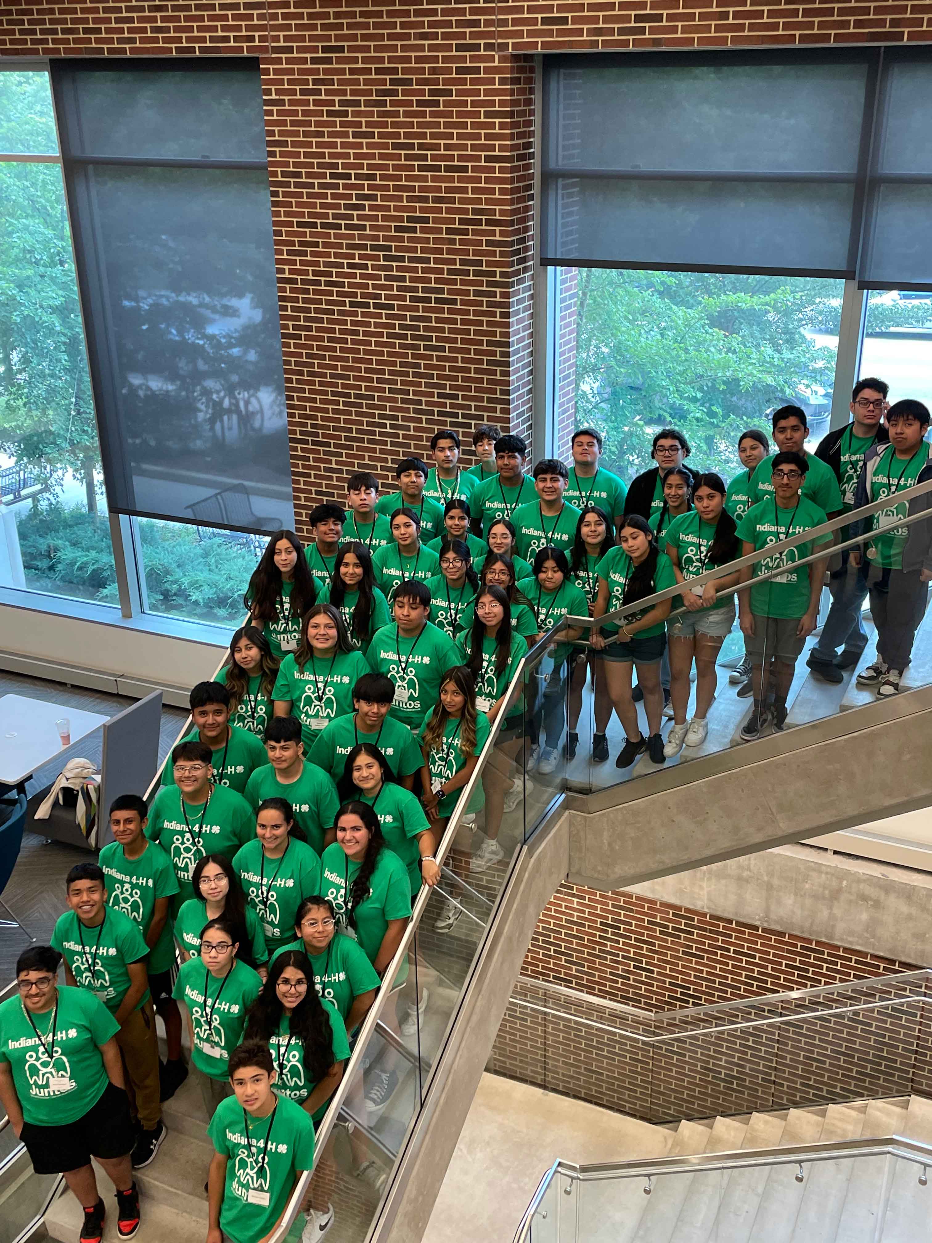Juntos 4-H members and staff