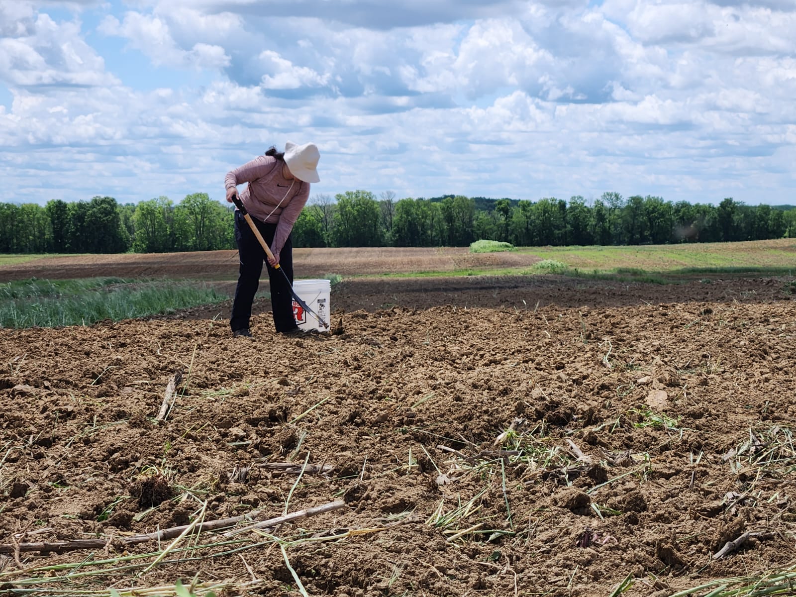 group-in-agricultural-field-948x533.jpg