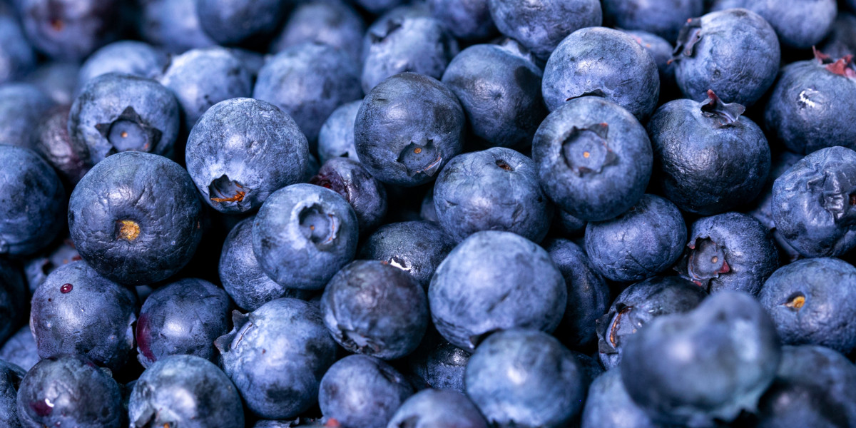 a bunch of blueberries