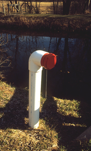 Dry hydrants are capped connections to water sources, to which hoses can be attached for fighting fires. If you have dry hydrants on your farm, be sure to site them on your map and inform firefighters of their locations.