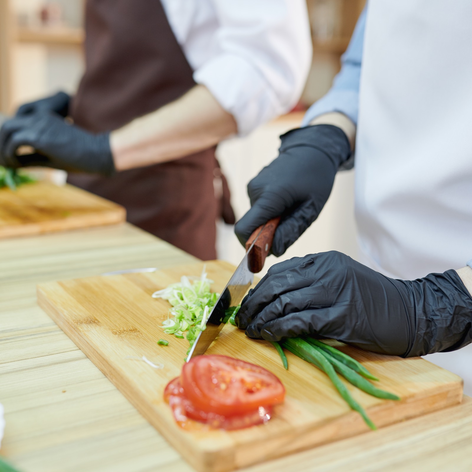 cheft cuting vegetables