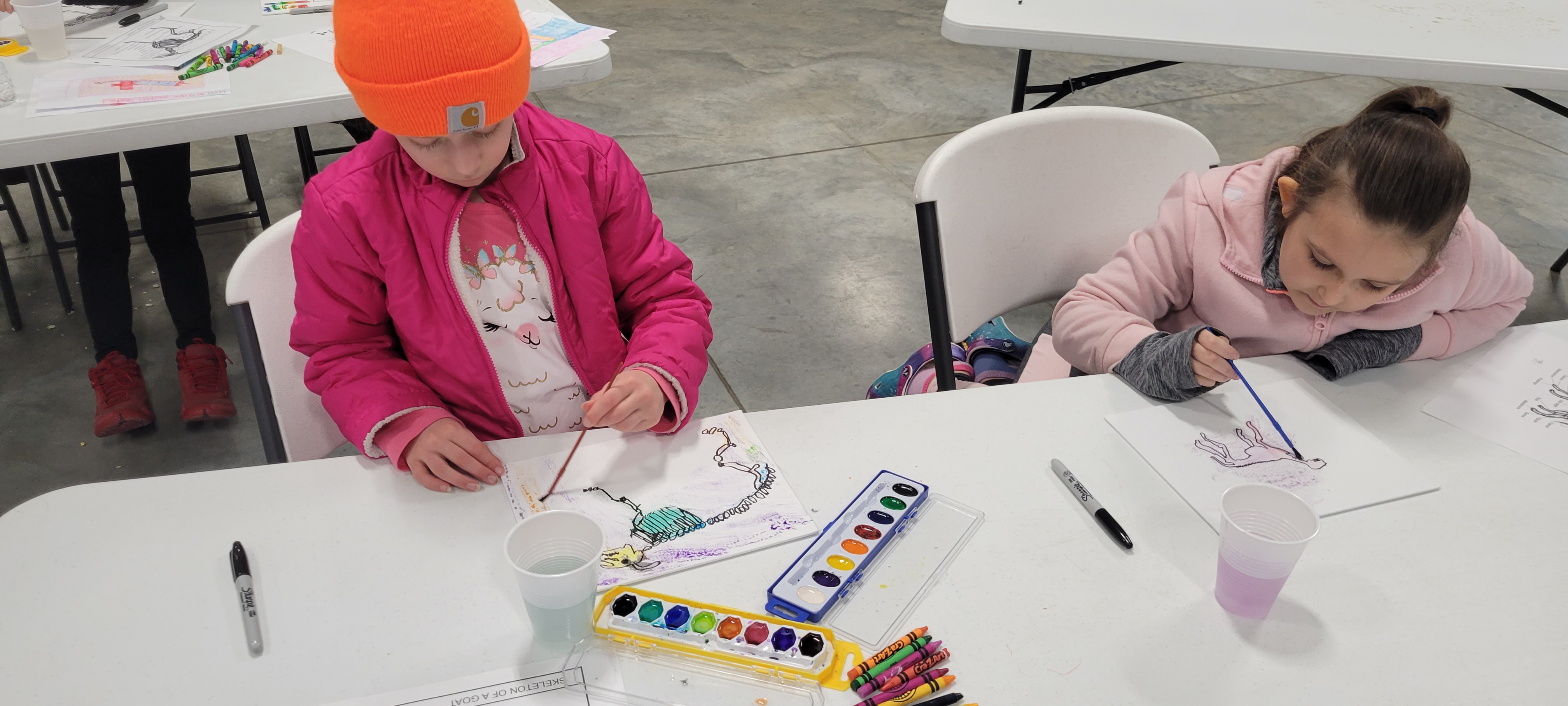 children painting