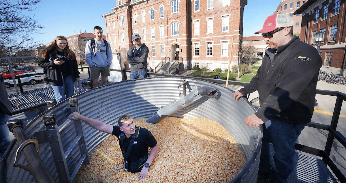 grain entrapment simulator